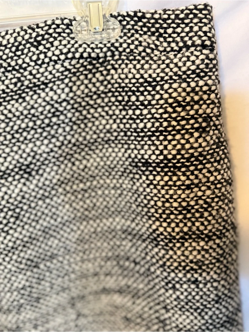 J. Crew Black and White Tweed Mini Skirt 55%Acrylic 38%Wool 7%Other Size 8 (X22)